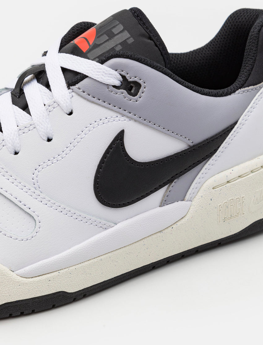 Nike Full Force Sneaker Neu