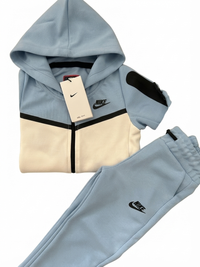 Nike / Alpha Fleece Tech Kinder Jogger/Traininganzug