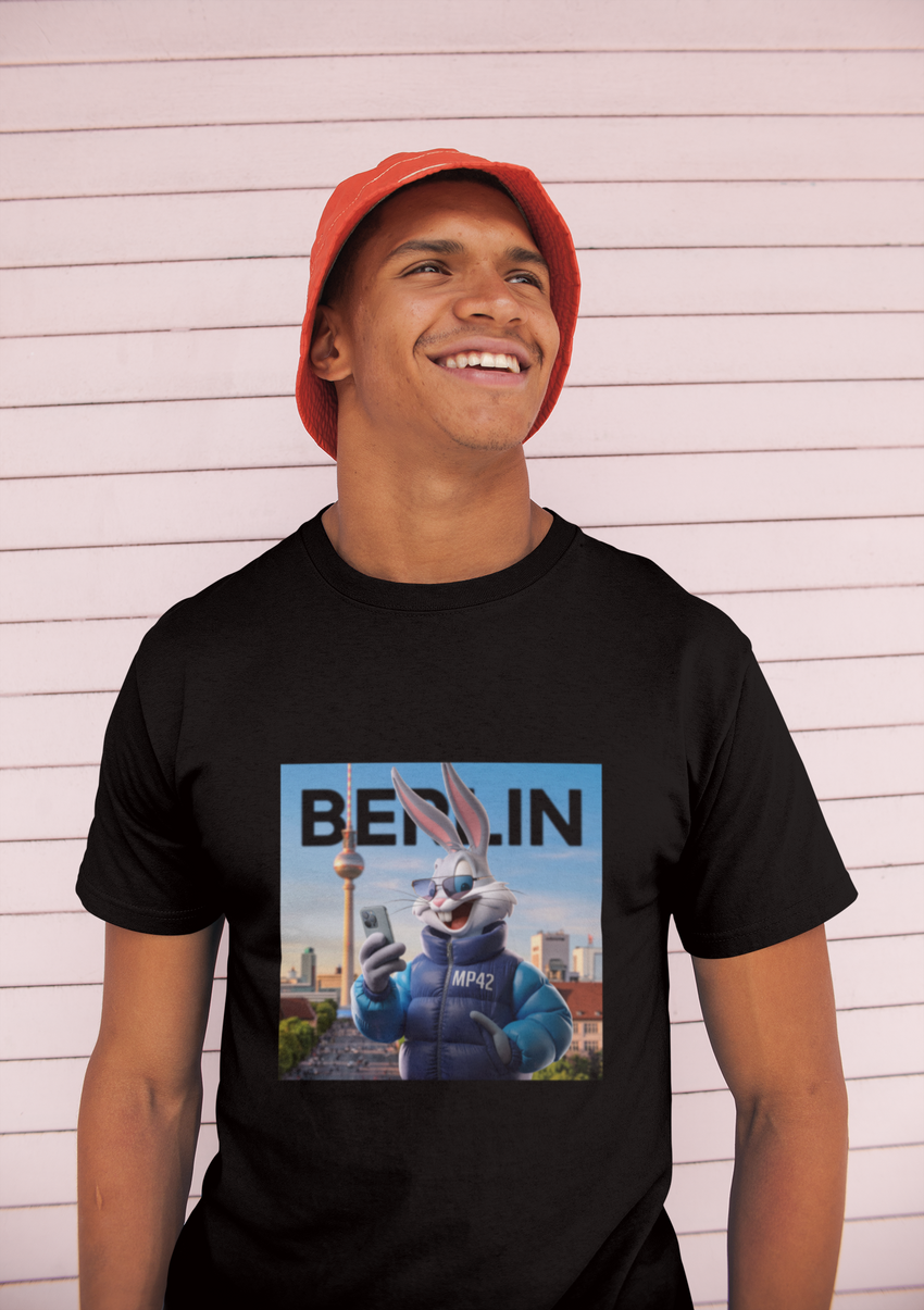 MP42 Design - Bugs in Berlin T-shirt - 100% Baumwolle